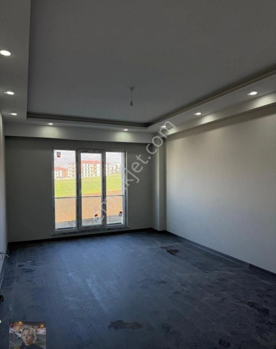 Büşra Gayrimenkulden Site İçinde Satılık Sıfır Daire 3+1 Kat 3 Ebeveyin Banyolu 110m2 - Görsel 6