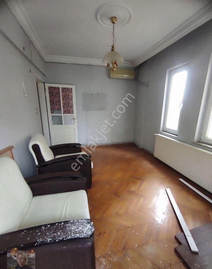 Büşra Gayrimenkulden Esentepe Cami Yakınında Kiralık Daire 3+1 Kat 1 Doğalgazlı 115m2 - Görsel 18