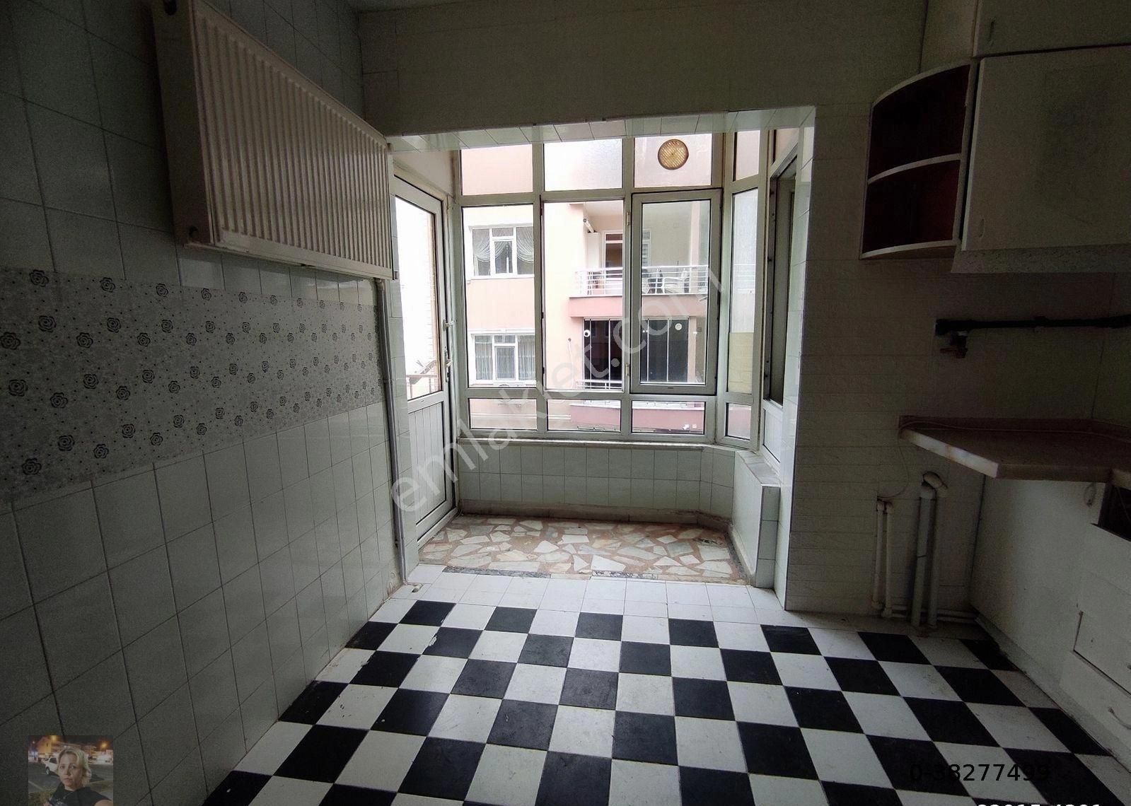 Büşra Gayrimenkulden Esentepe Cami Yakınında Kiralık Daire 3+1 Kat 1 Doğalgazlı 115m2 - Görsel 17