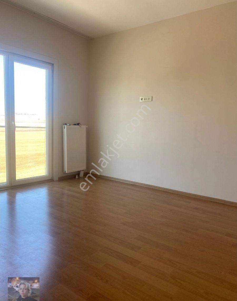 Büşra Gayrimenkulden Kiptaş 3 Sitesinde Satılık Daire 2+1 Kat 5 Masrafsız 88m2 - Görsel 25