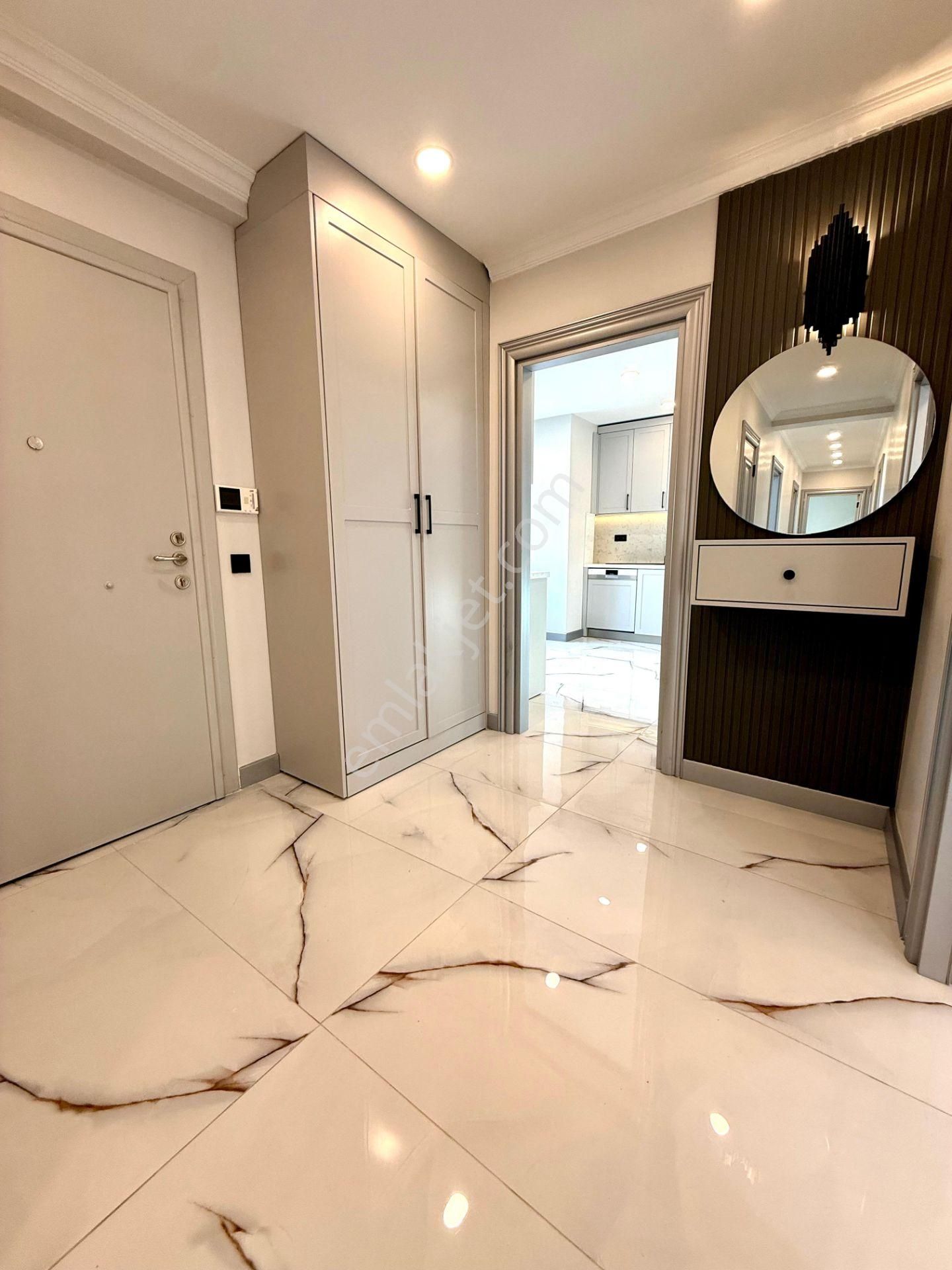 Göztepe'de Caddeye Yakın Satılık 4+1 Katta Tek 145 Net Balkonlu Daire - Görsel 4