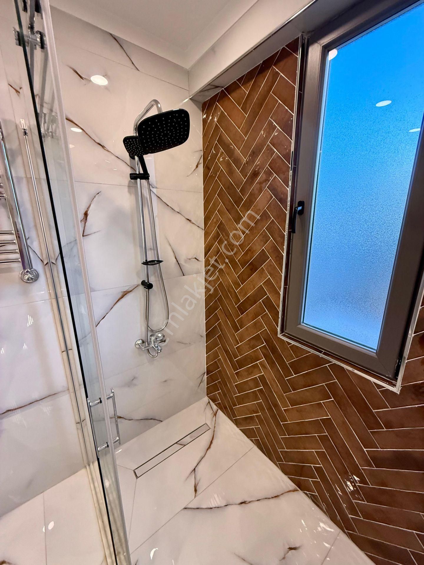 Göztepe'de Caddeye Yakın Satılık 4+1 Katta Tek 145 Net Balkonlu Daire - Görsel 18