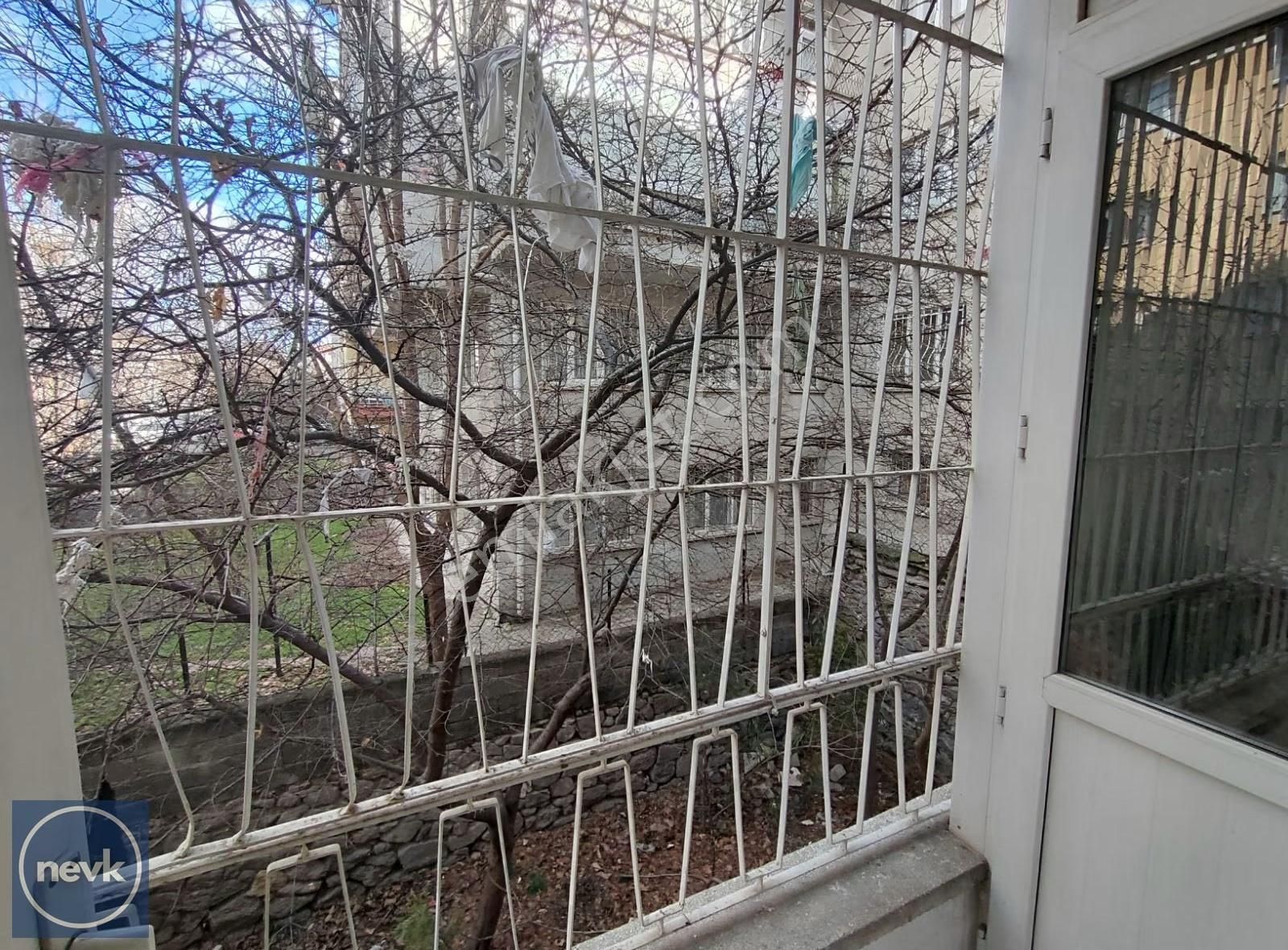 Kıbrıs Caddesi Üzerinde 2+1 Daire - Görsel 2