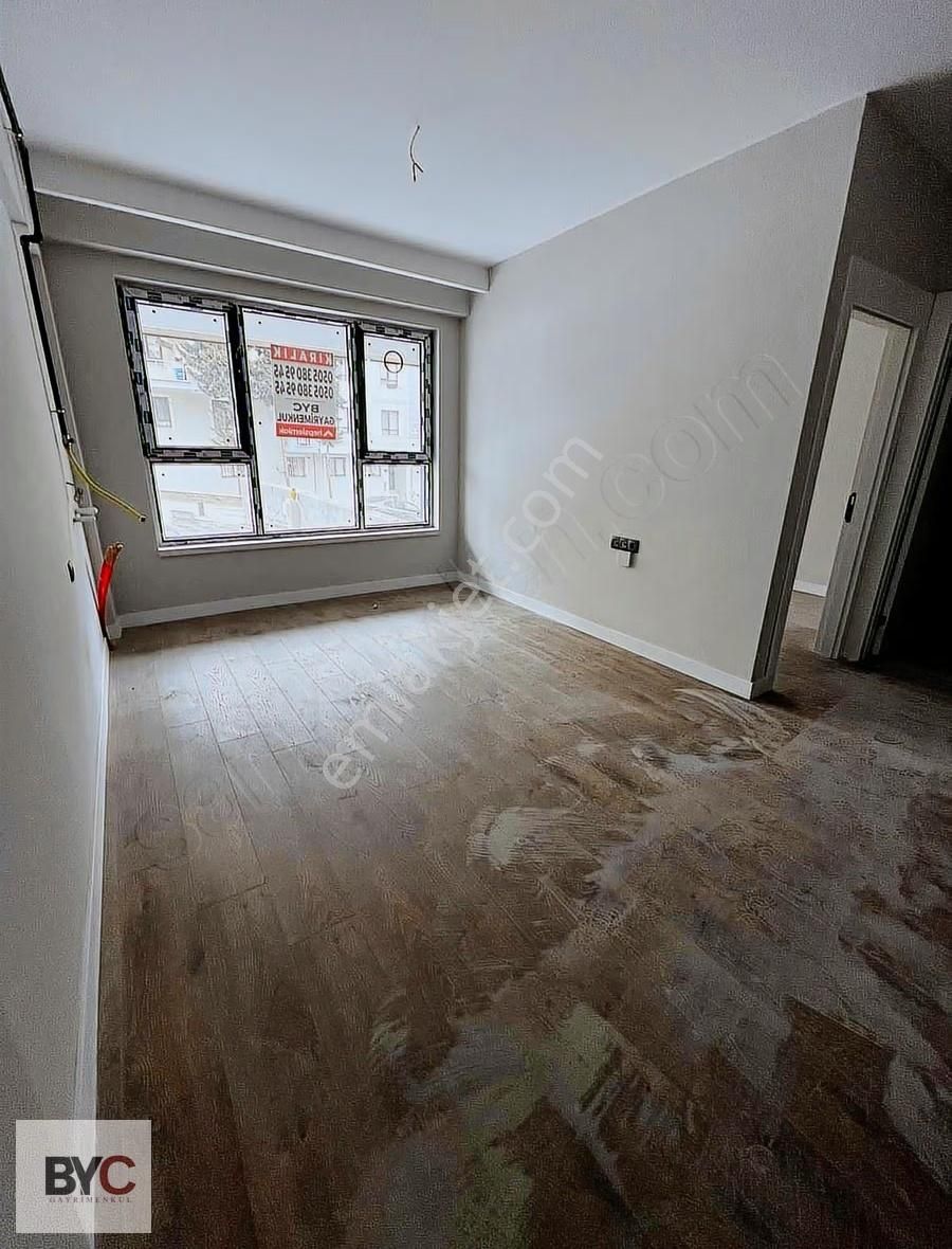 Çankaya Birlik Mah Sinde Oturuma Hazır Teras Balkonlu 1+1 Daire - Görsel 12