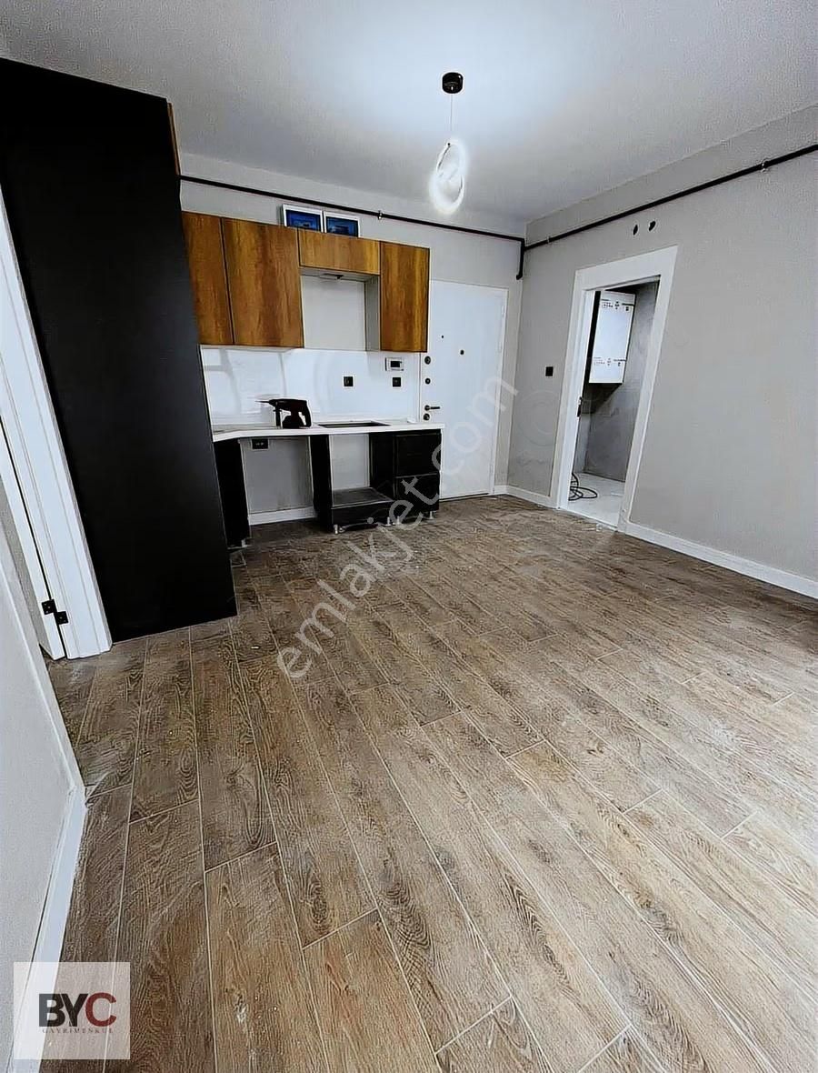 Çankaya Birlik Mah Sinde Oturuma Hazır Teras Balkonlu 1+1 Daire - Görsel 19