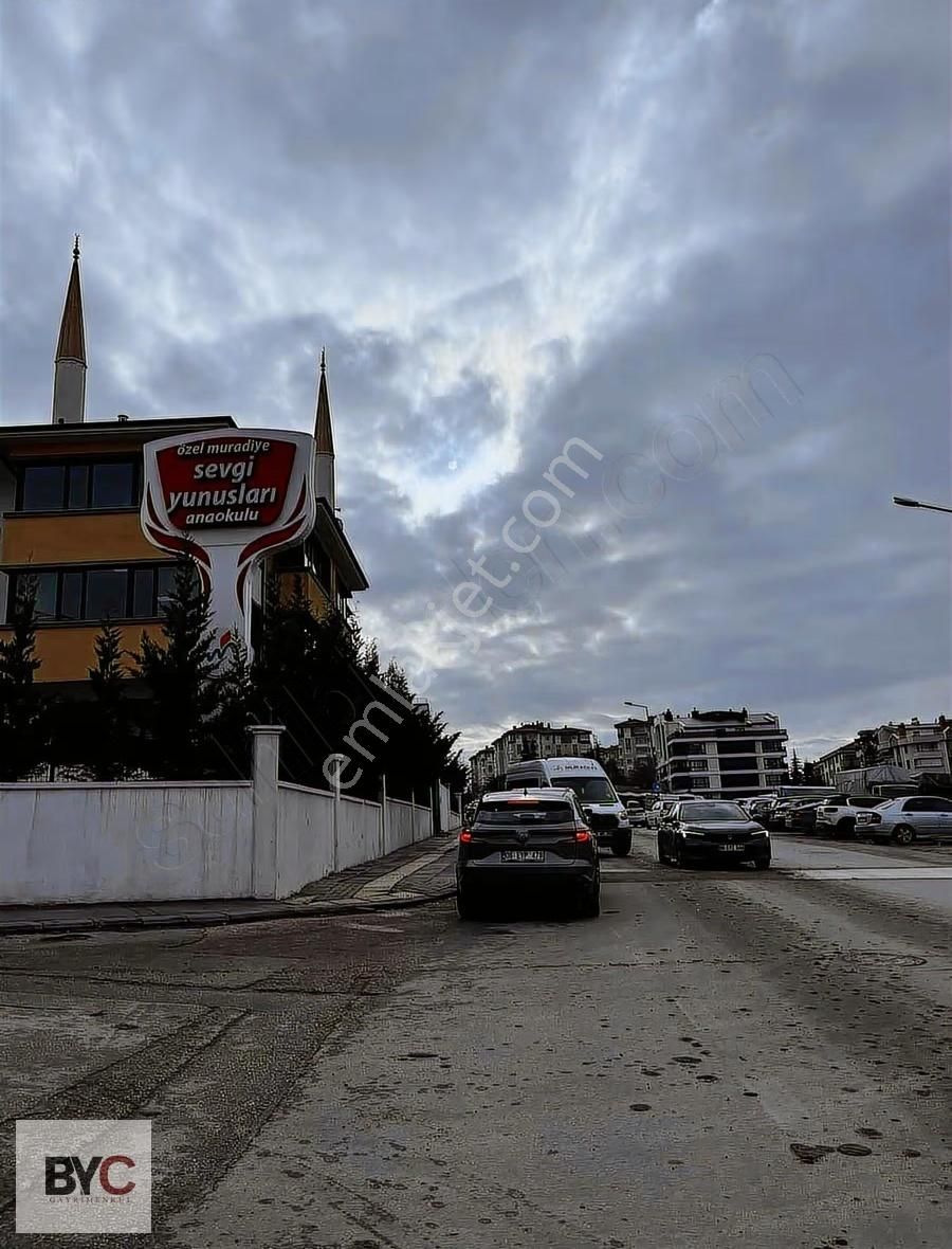 Çankaya Birlik Mah Sinde Oturuma Hazır Teras Balkonlu 1+1 Daire - Görsel 3