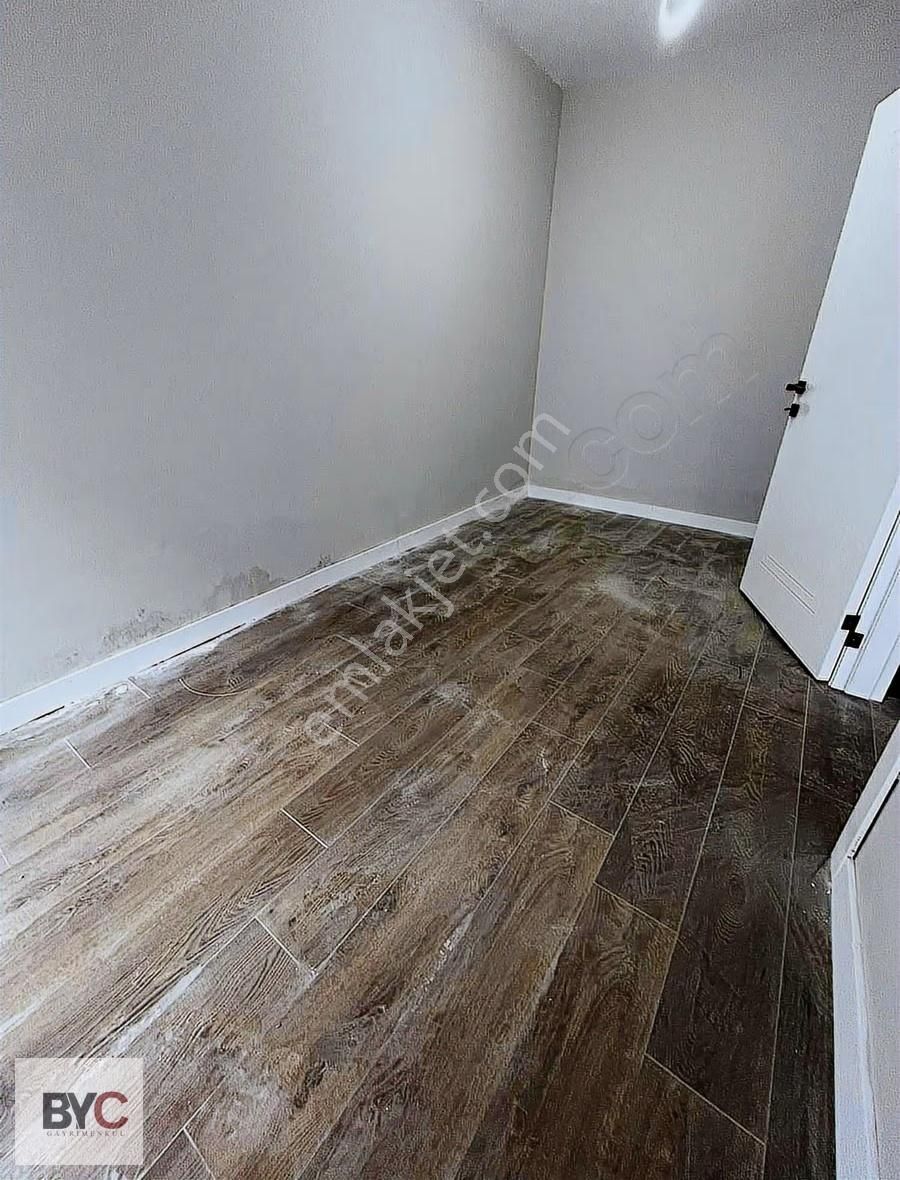 Çankaya Birlik Mah Sinde Oturuma Hazır Teras Balkonlu 1+1 Daire - Görsel 21