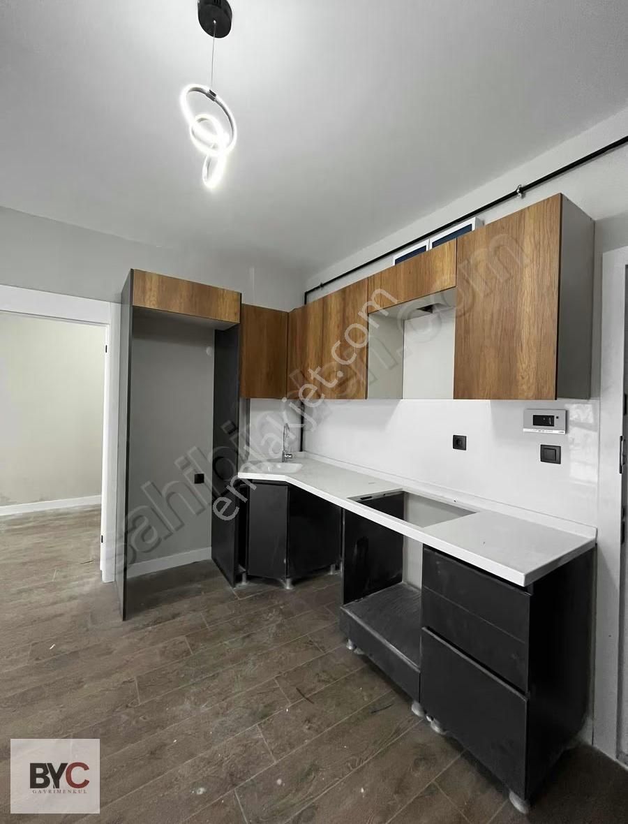 Çankaya Birlik Mah Sinde Oturuma Hazır Teras Balkonlu 1+1 Daire - Görsel 27