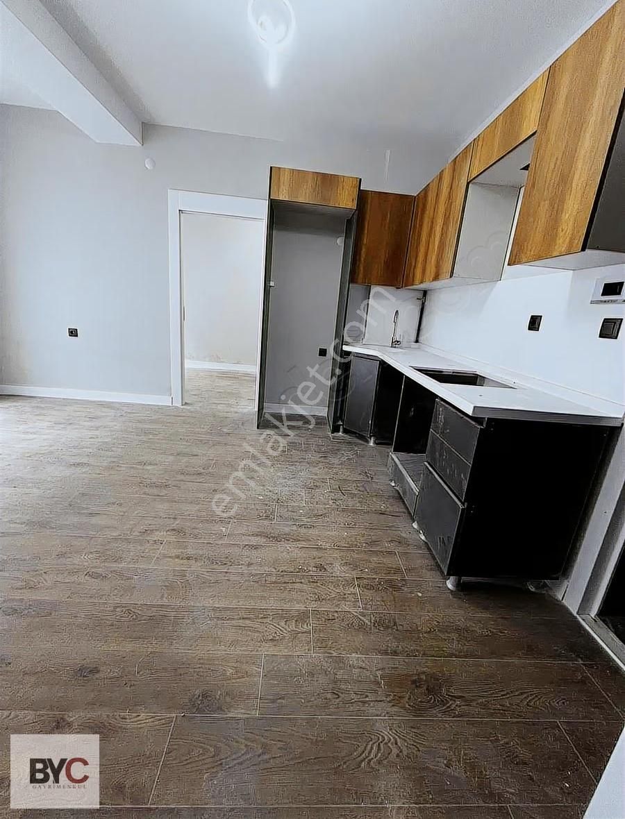 Çankaya Birlik Mah Sinde Oturuma Hazır Teras Balkonlu 1+1 Daire - Görsel 20