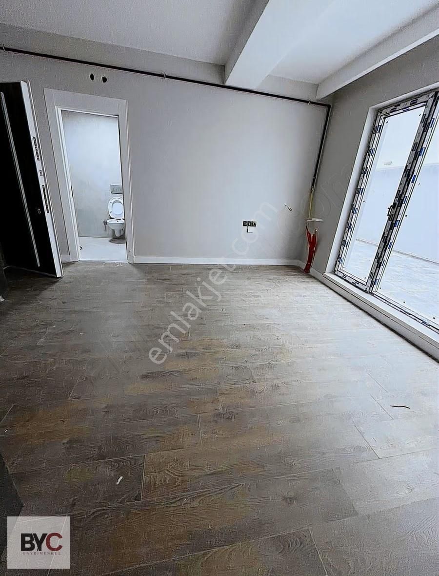 Çankaya Birlik Mah Sinde Oturuma Hazır Teras Balkonlu 1+1 Daire - Görsel 16