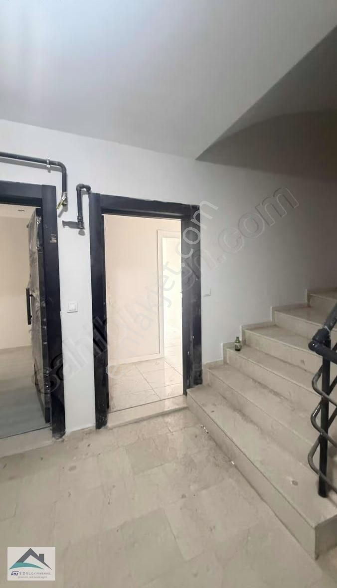 Muradiye Mahallesi 23 Nisan Parkı Civarında Sıfır 3+1 Daire - Görsel 9