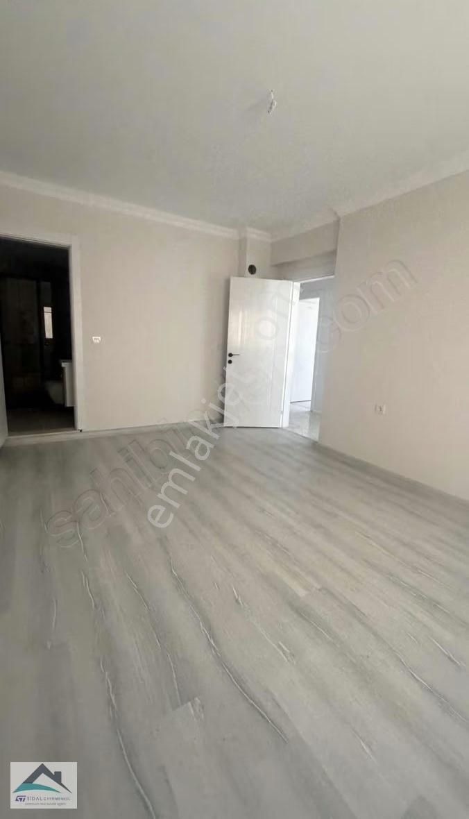 Muradiye Mahallesi 23 Nisan Parkı Civarında Sıfır 3+1 Daire - Görsel 8