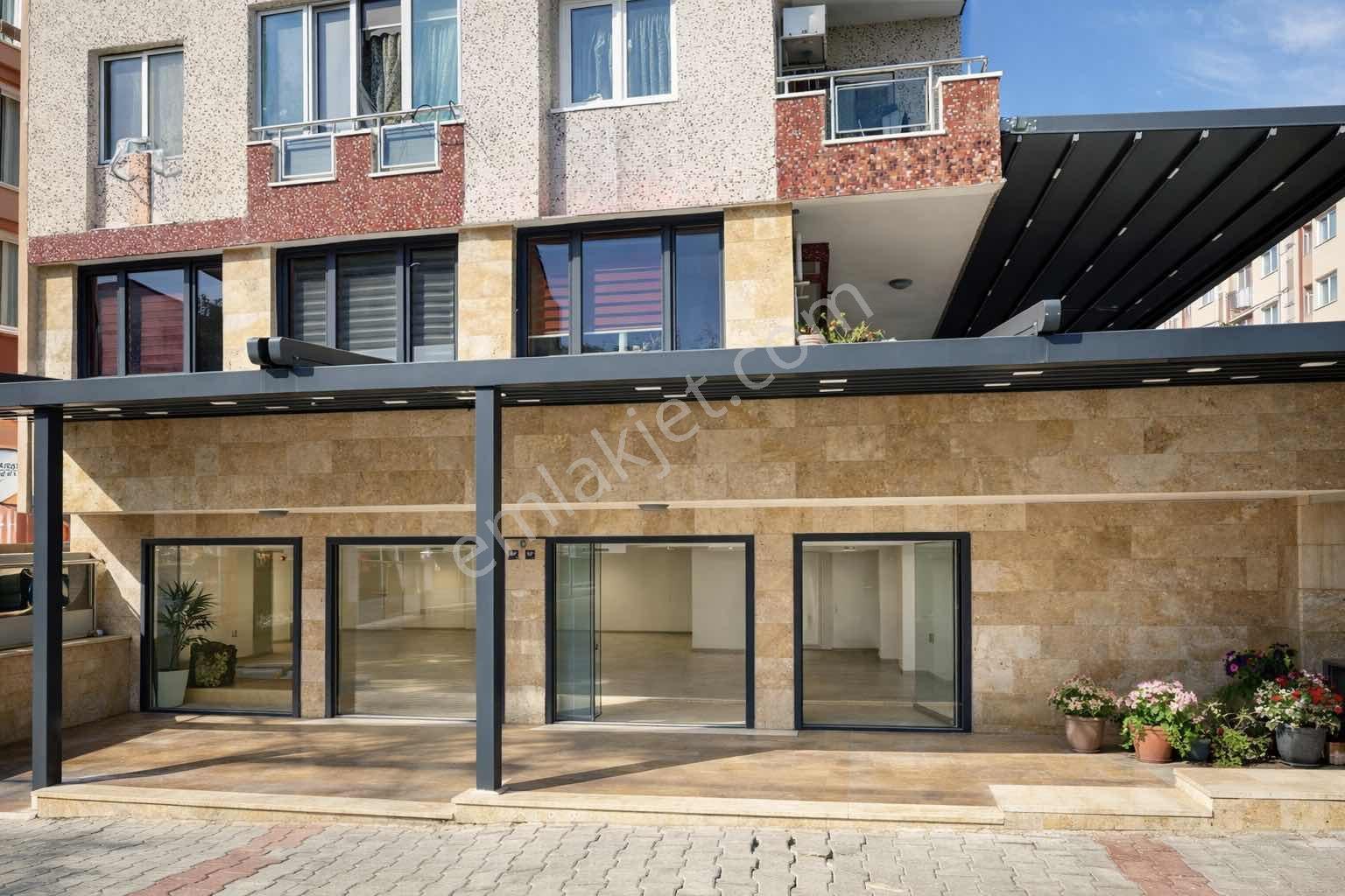 Yeni Yapı Teraslı İşyeri Kuşadası Merkezde Dükkan Boştur