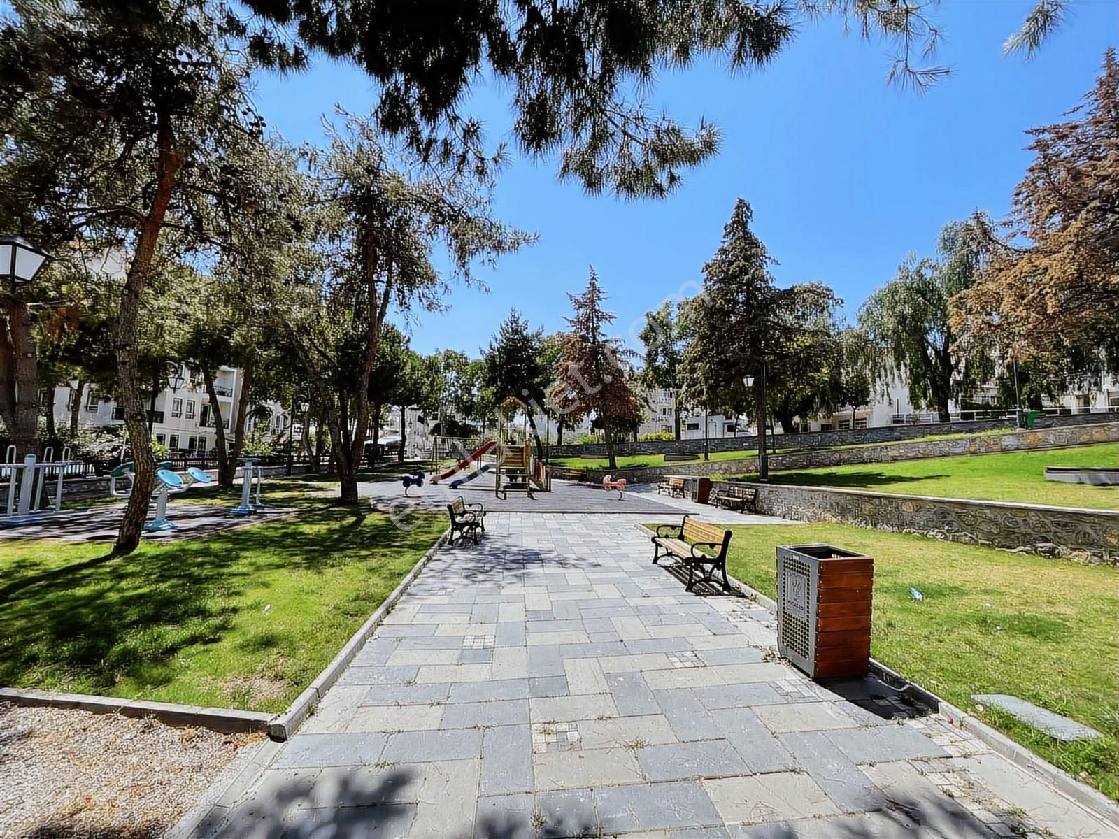 Yeni Bina-merkezde-denize 900 Metre-doğal Gazlı- Çift Banyo - Görsel 2