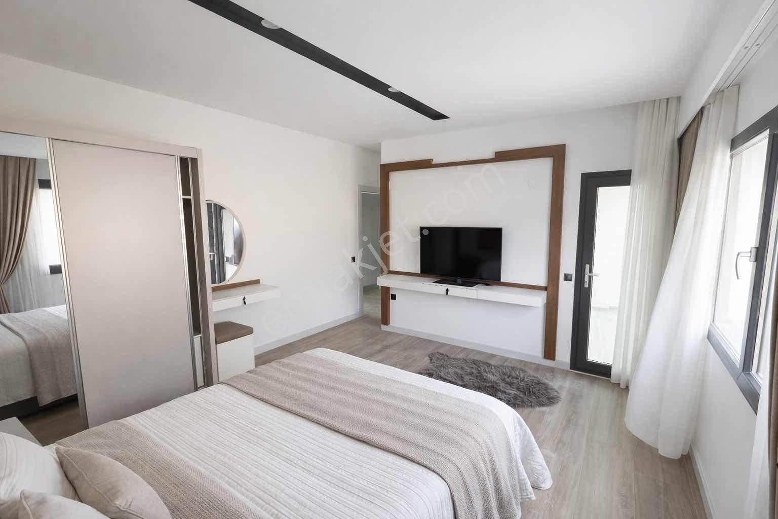 Kuşadası Otogar Arkası 3+1 Kapalı Mutfak Kiralık Boş Daire - Görsel 14