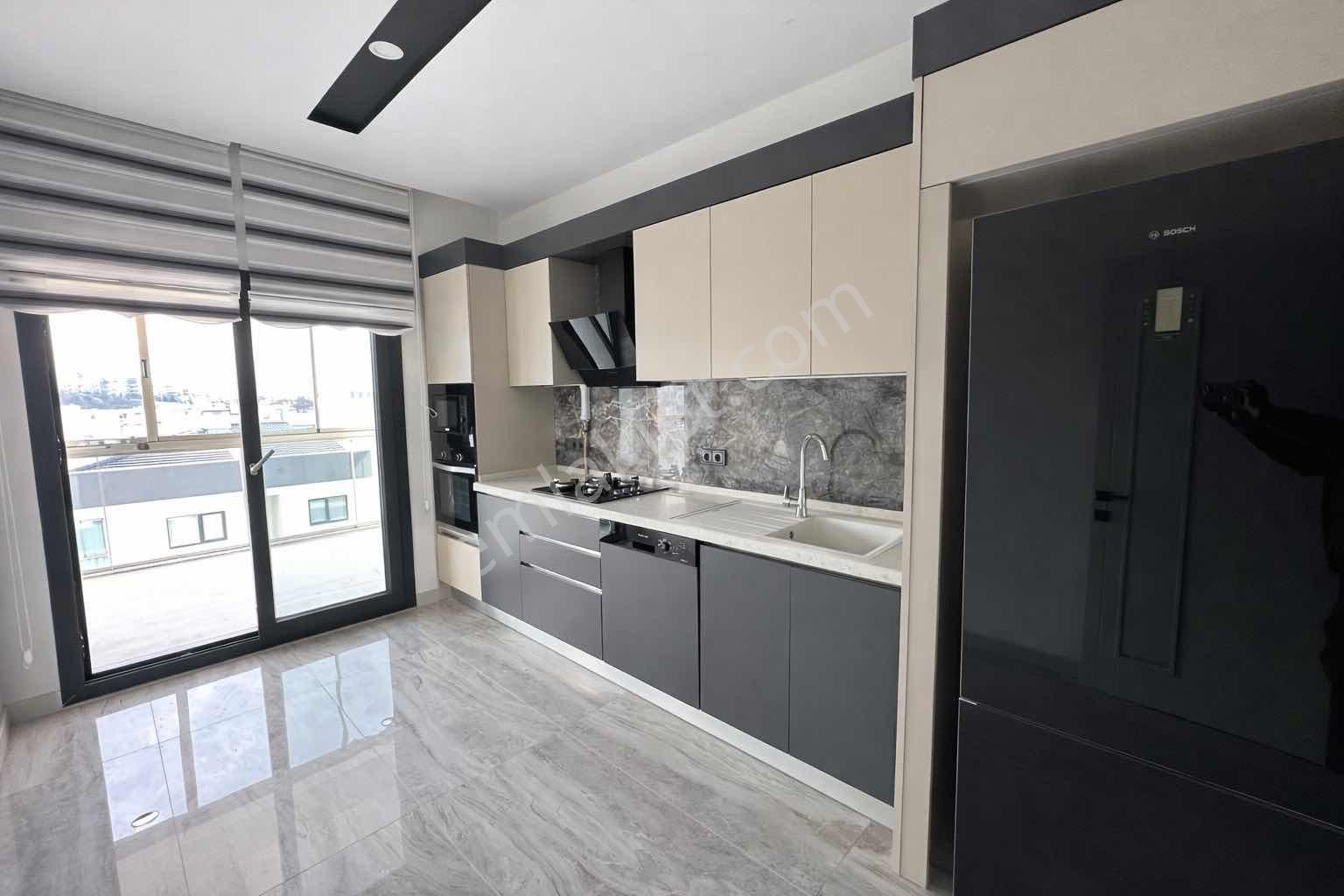 Kuşadası Otogar Arkası 3+1 Kapalı Mutfak Kiralık Boş Daire - Görsel 7