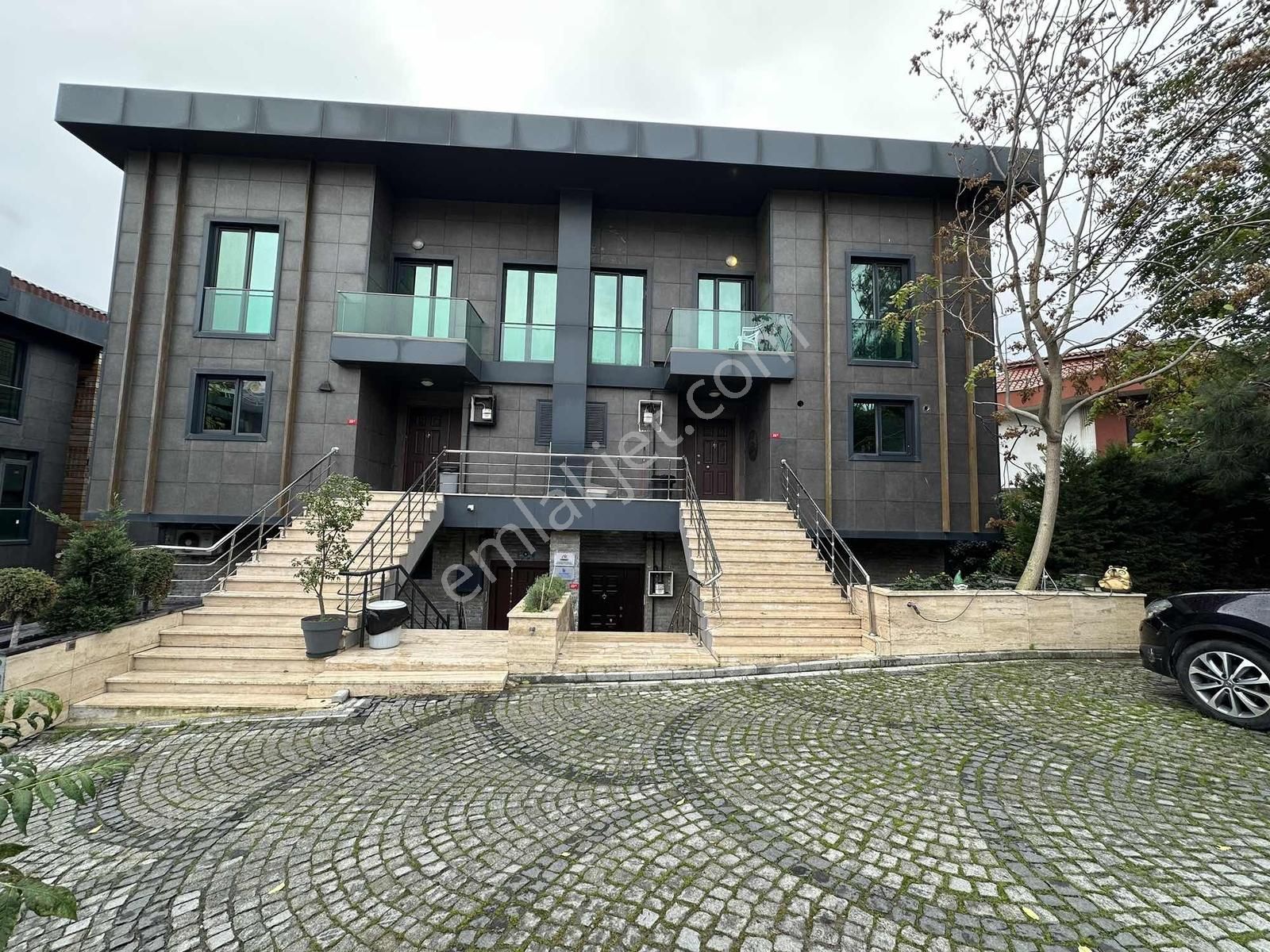 Yeni Yapı-denize Sıfır-kapanmaz Manzara-site İçi-havuzlu 6+ 1