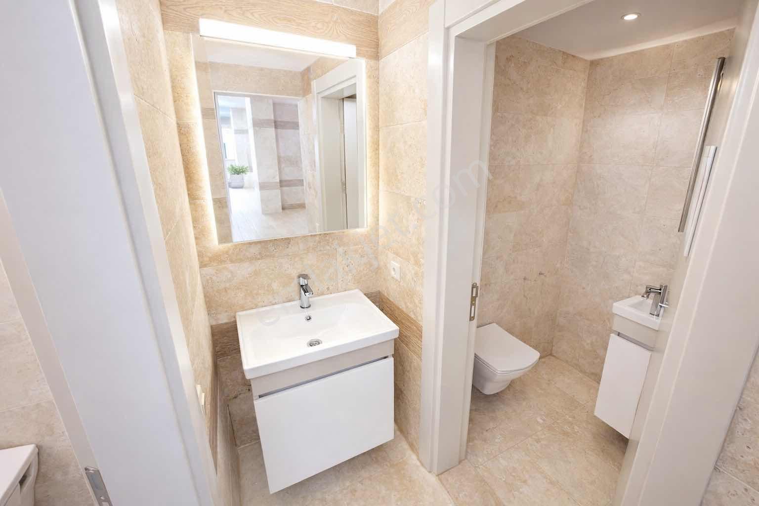Kuşadası Merkezde Ofis & Büro Uygun Kiralık Boş Dükkan - Görsel 11