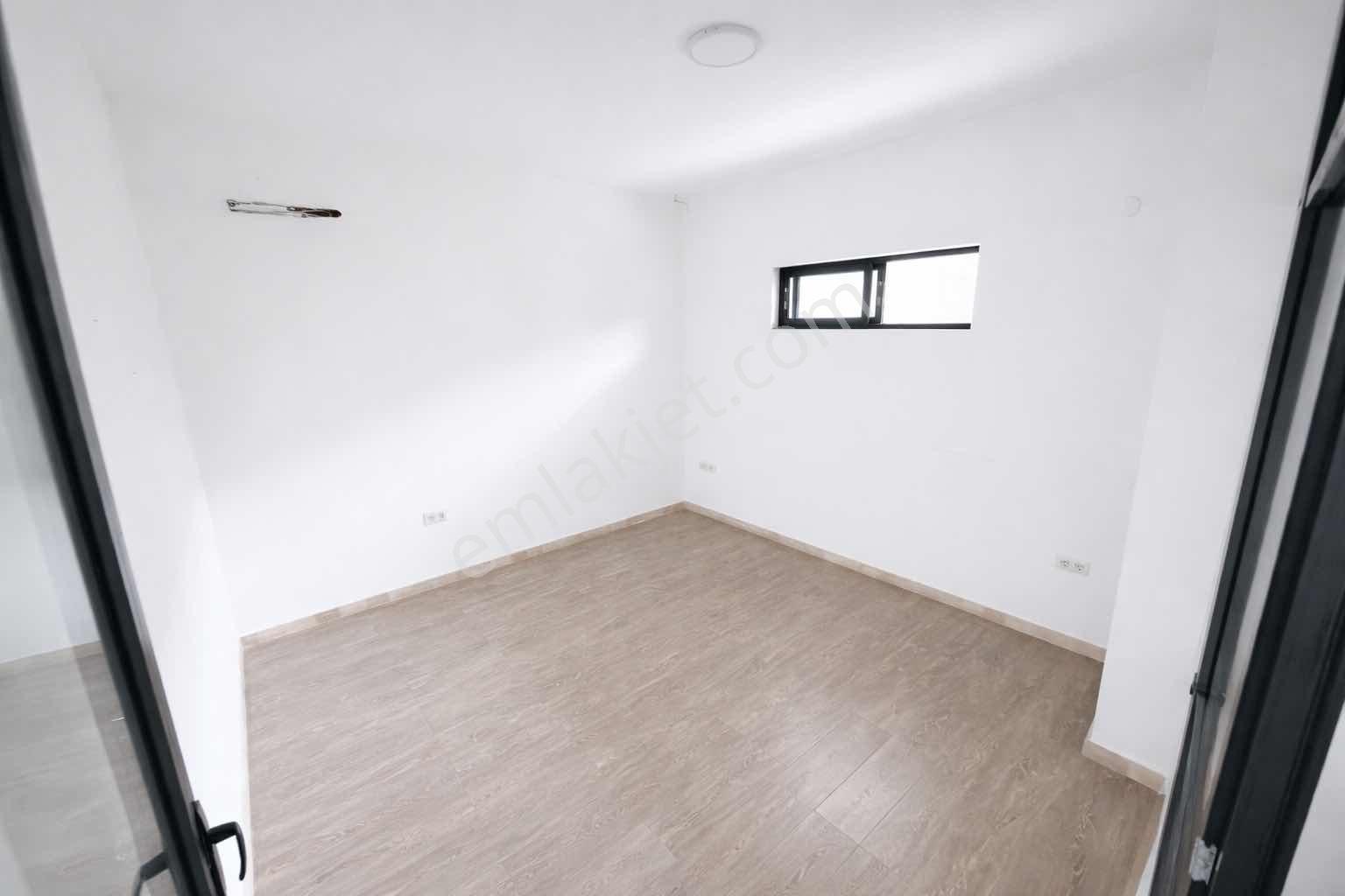 Kuşadası Merkezde Ofis & Büro Uygun Kiralık Boş Dükkan - Görsel 6