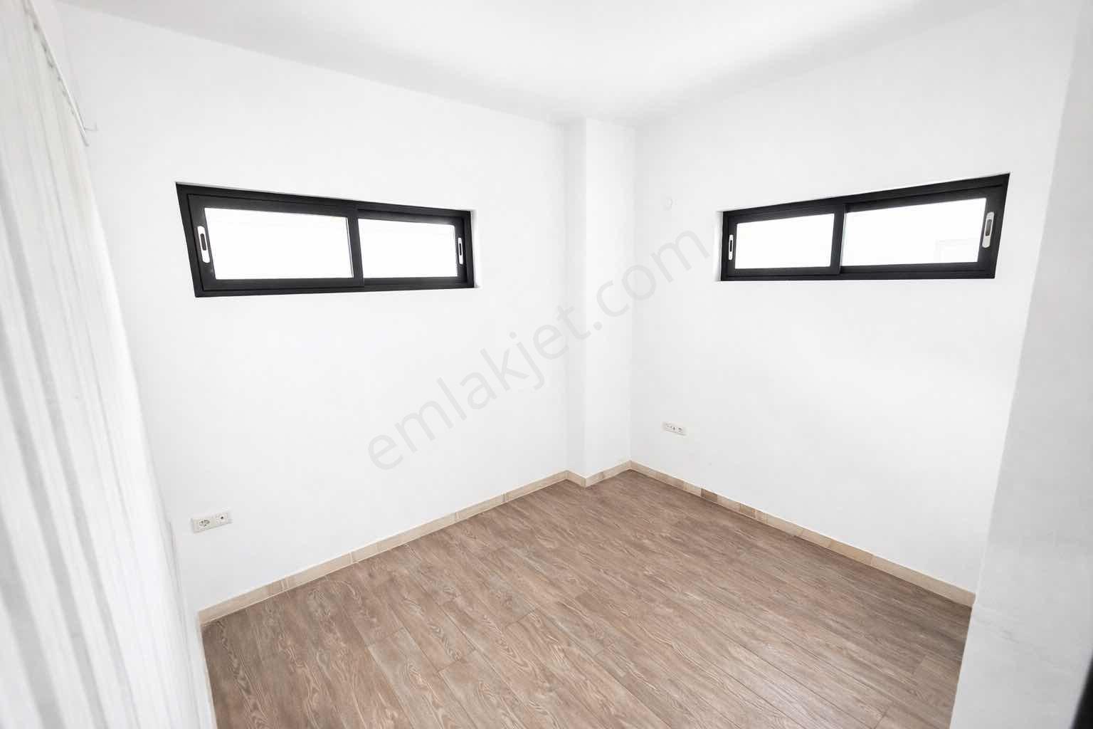 Kuşadası Merkezde Ofis & Büro Uygun Kiralık Boş Dükkan - Görsel 8