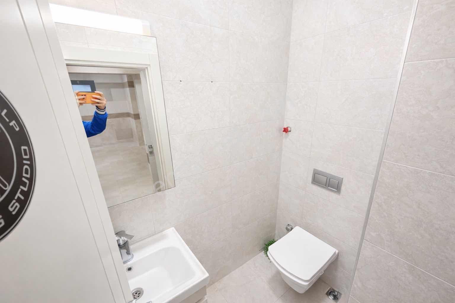 Kuşadası Merkezde Ofis & Büro Uygun Kiralık Boş Dükkan - Görsel 20