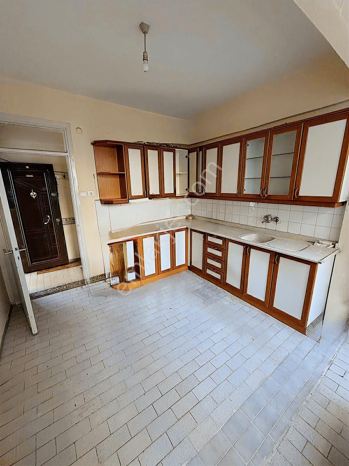 Kuşadası Tam Merkezde 3+1 Yüksekgiriş Satılık Daire - Görsel 3