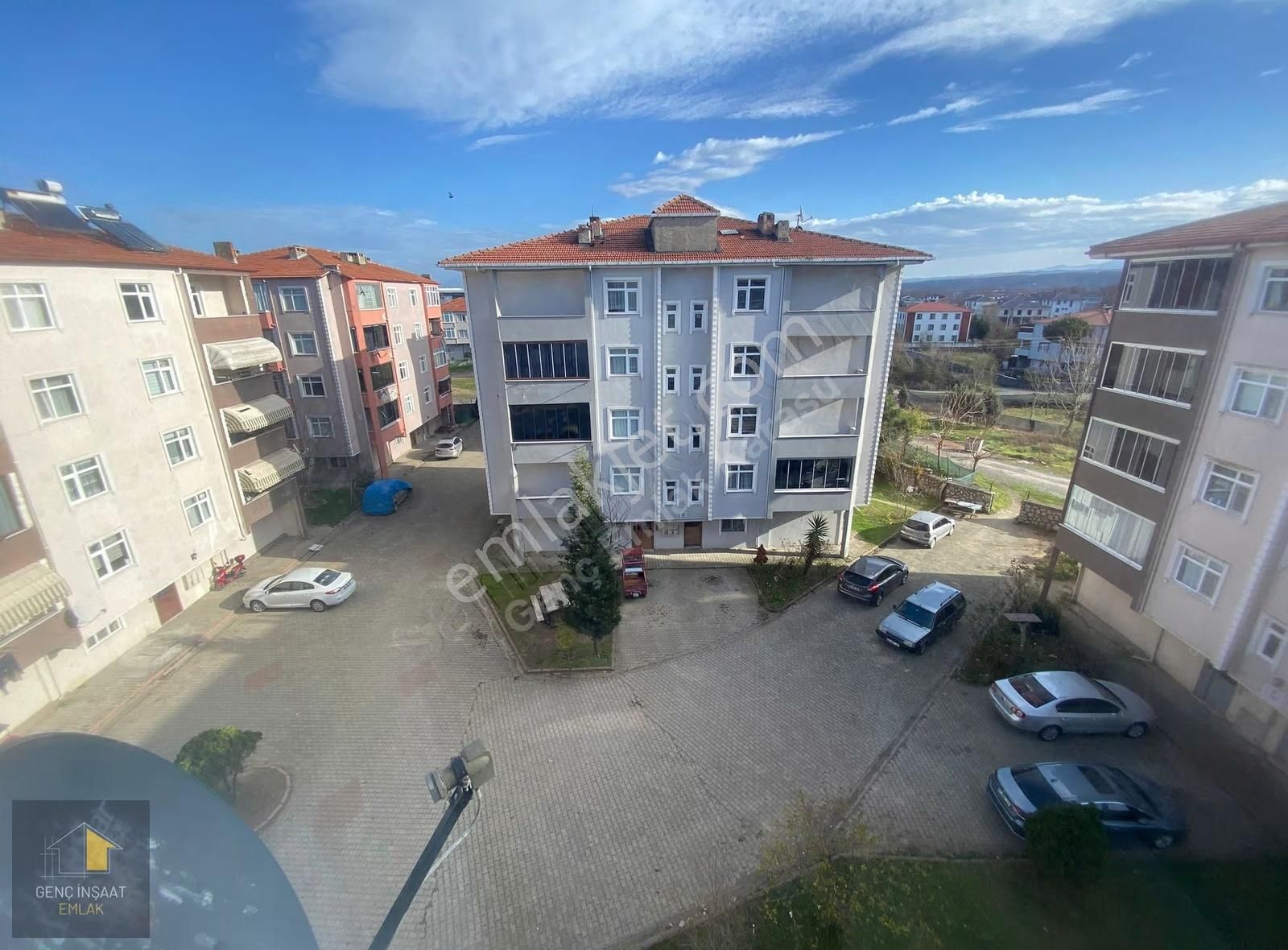 Karasu'da Merkezi Konumda Site İçerisinde 3+1 Daire (geniş M²) - Görsel 2