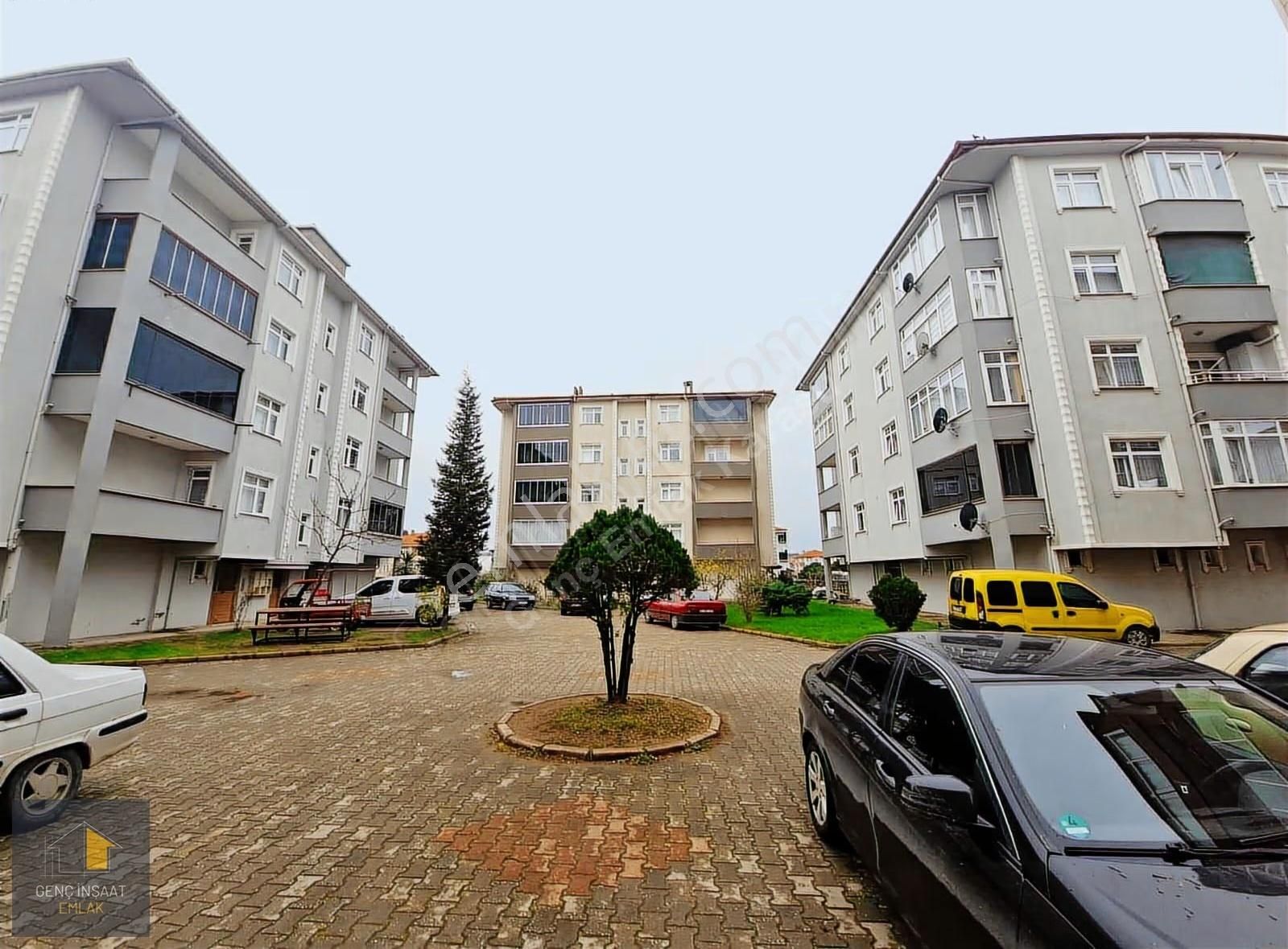 Karasu'da Merkezi Konumda Site İçerisinde 3+1 Daire (geniş M²)