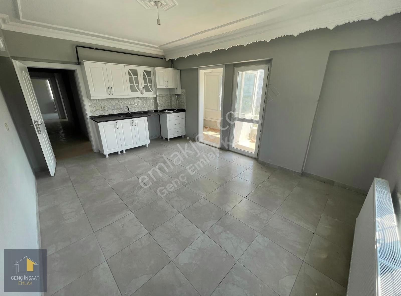 Karasu 32 Evler Mevkii - Ara Kat - Güney Cephe 3+1 Eşyasız Daire - Görsel 8