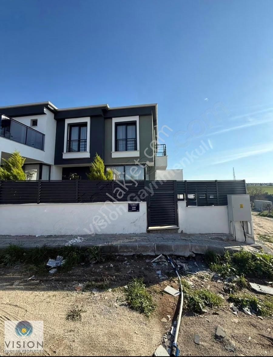 Didim Hisar Mahallesinde Havuzlu Sitede Full Eşyalı 3+1 Villa - Görsel 3