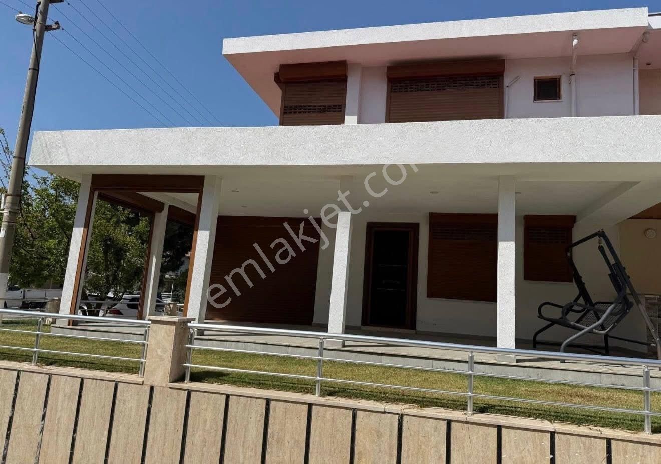 Kuşadası Kadıkalesi’nde Denize 100 Metre Bakımlı Yazlık - Görsel 8