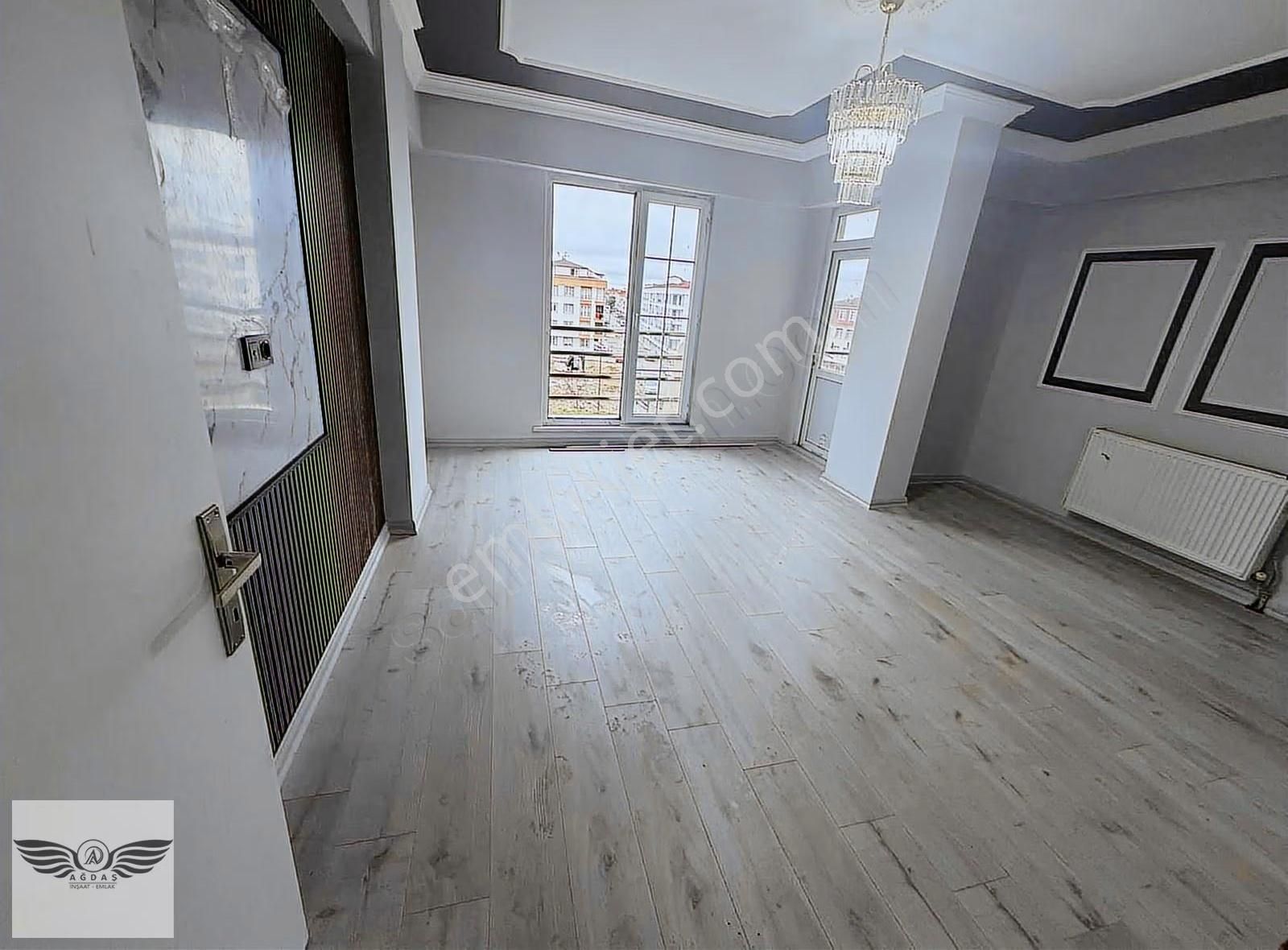 Merkezi Konum 2+1 Sıfır Ayarında Satılık İskanlı Daire - Görsel 2