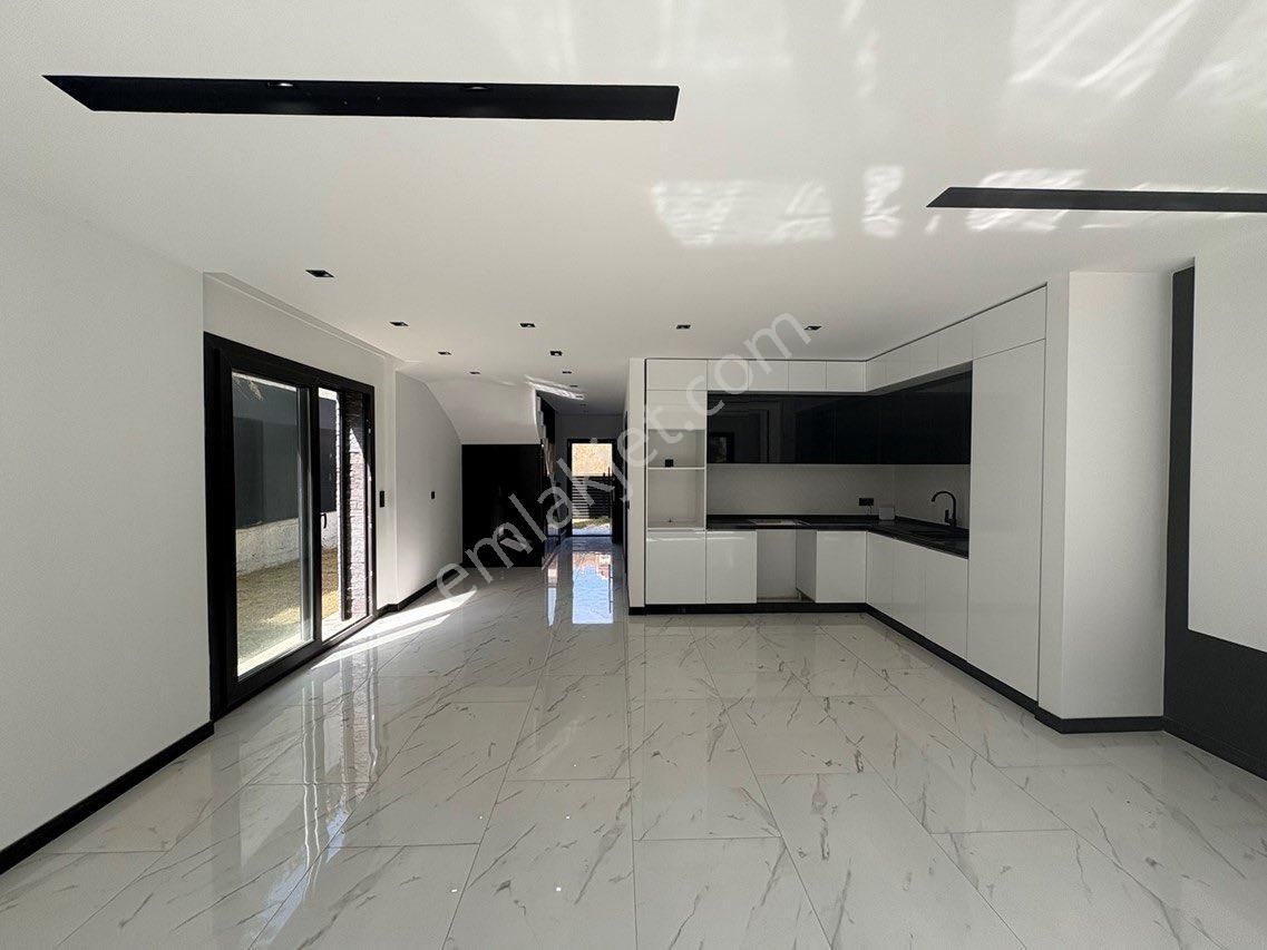 Kuşadası Kadınlar Denizi'nde 4+1 Müstakil, Özel Havuzlu Lüx Satılık Villa - Görsel 8