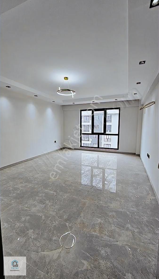 Yetki'den Çakmak Mah. Arakat Satılık Site İçi Geniş Ferah Daire