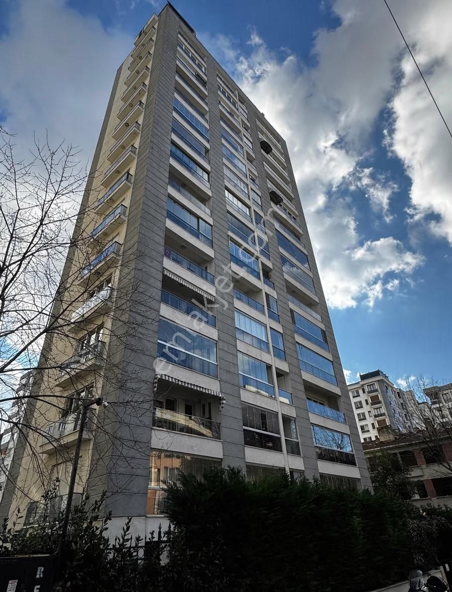 Atölyeden Ömerpaşada 10 Yıllık Havuzlu 80m2net Balkonlu 2+1 Boş