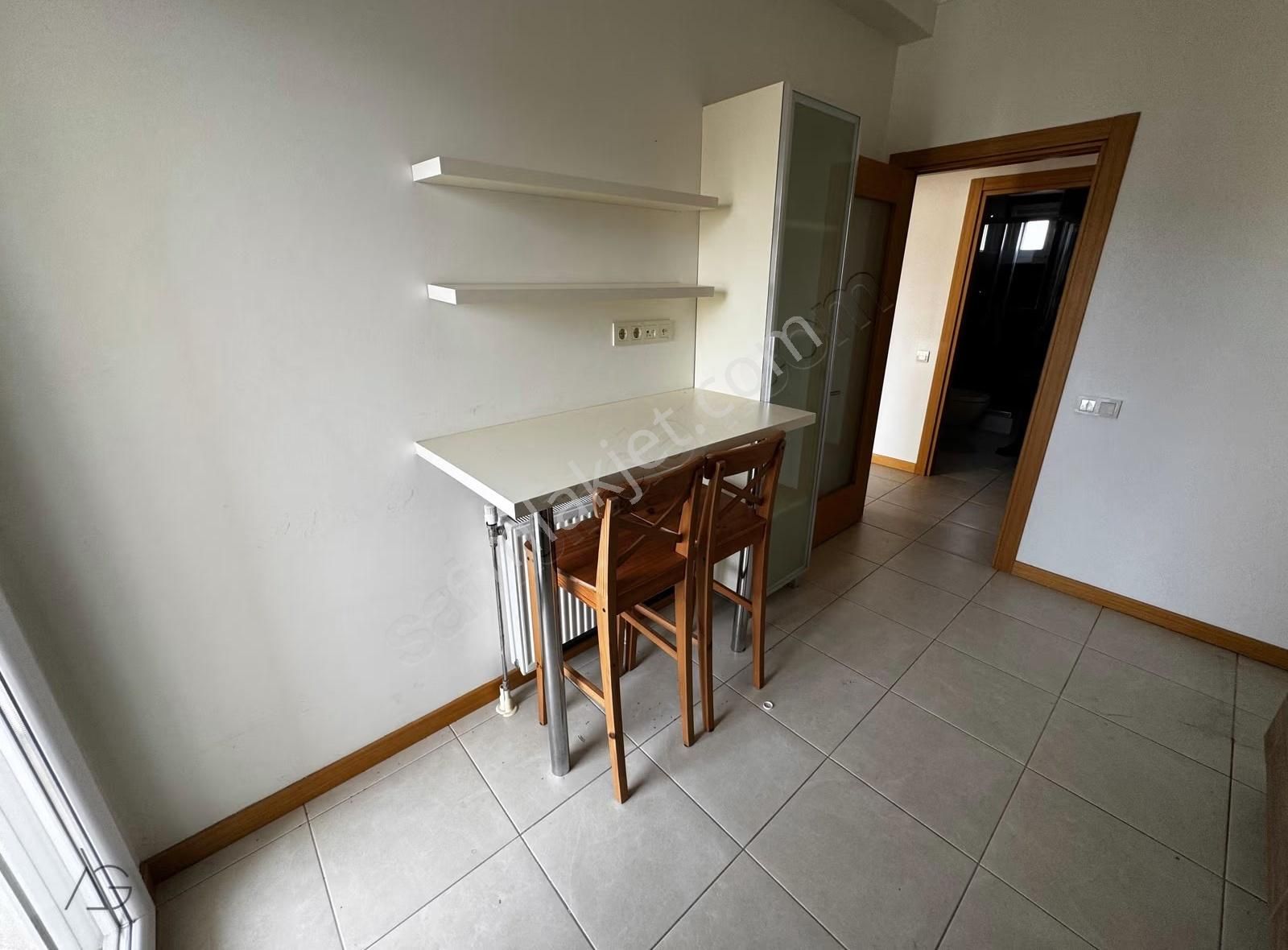 Atölyeden Ömerpaşada 10 Yıllık Havuzlu 80m2net Balkonlu 2+1 Boş - Görsel 5