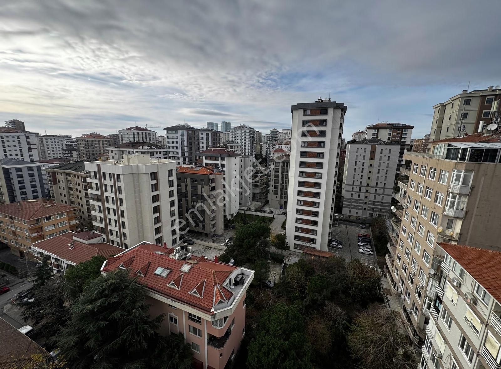 Atölyeden Ömerpaşada 10 Yıllık Havuzlu 80m2net Balkonlu 2+1 Boş - Görsel 11