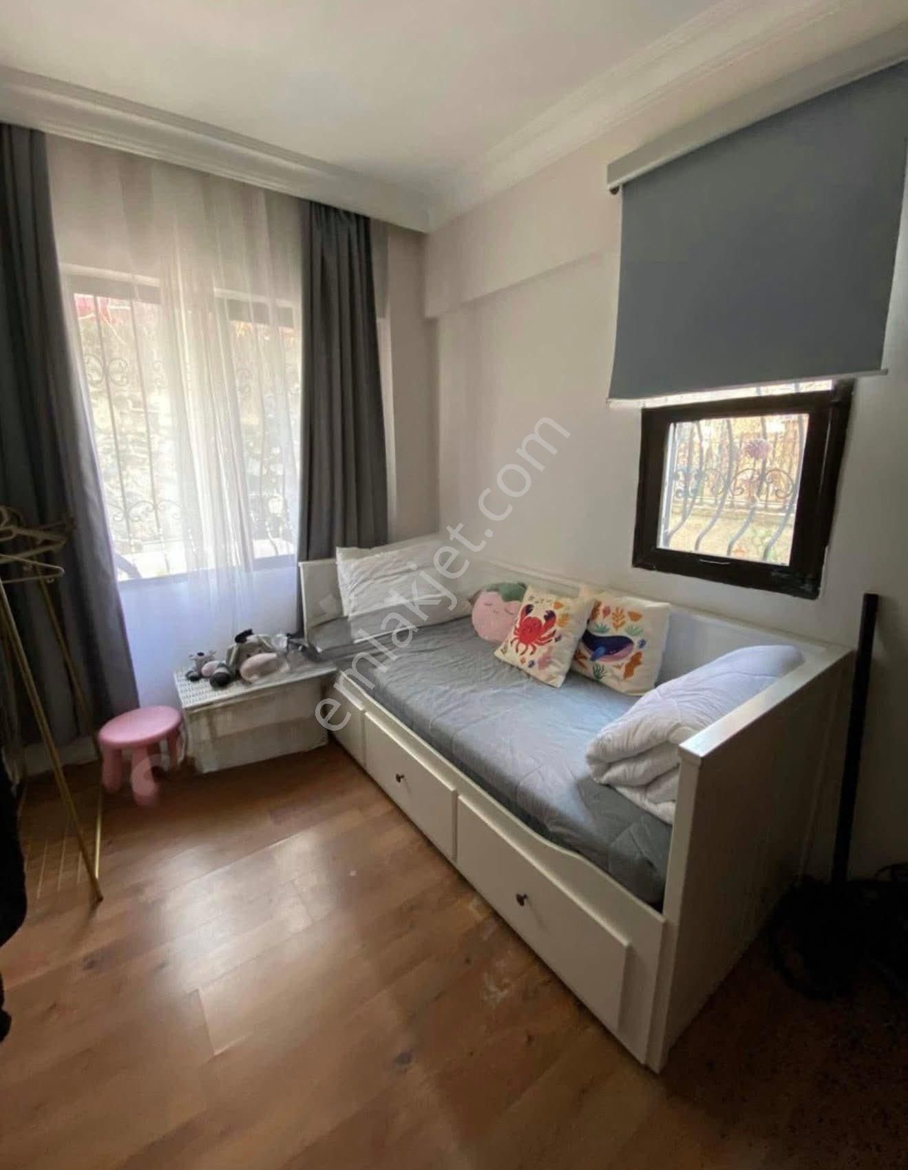 Kuşadası Merkez – Marina Mevkiinde Full Deniz Manzaralı Tripleks 4+1 Villa - Görsel 14