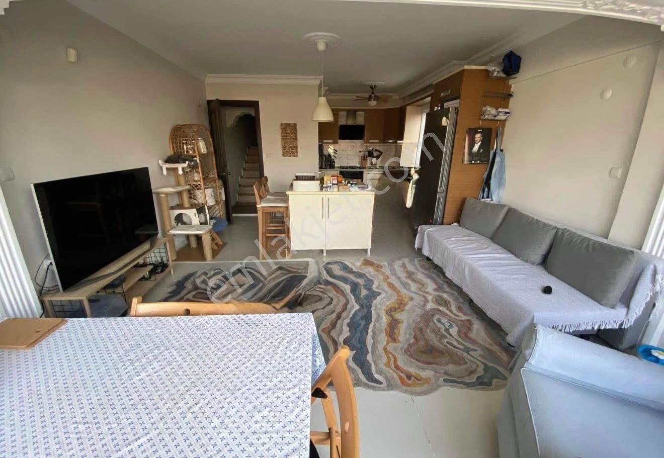 Kuşadası Merkez – Marina Mevkiinde Full Deniz Manzaralı Tripleks 4+1 Villa - Görsel 15