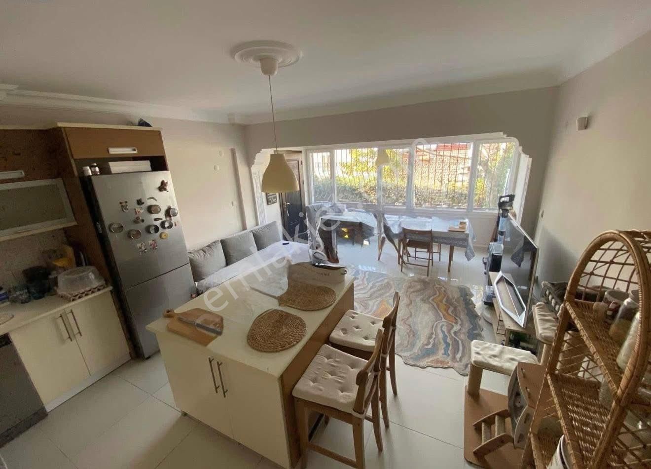 Kuşadası Merkez – Marina Mevkiinde Full Deniz Manzaralı Tripleks 4+1 Villa - Görsel 16