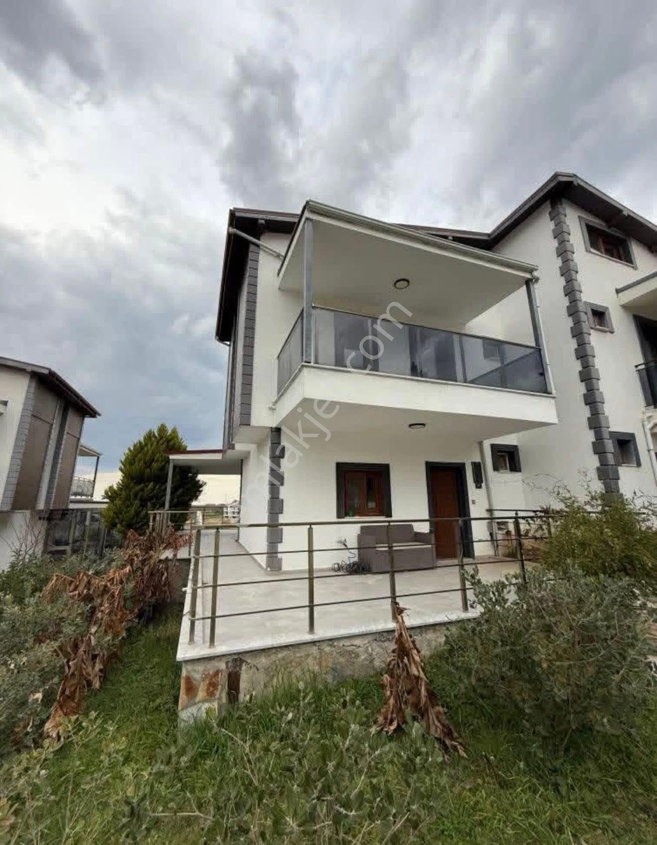 Davutlar’da Deniz Manzaralı Lüks Tripleks Villa | 5+1 - Görsel 6