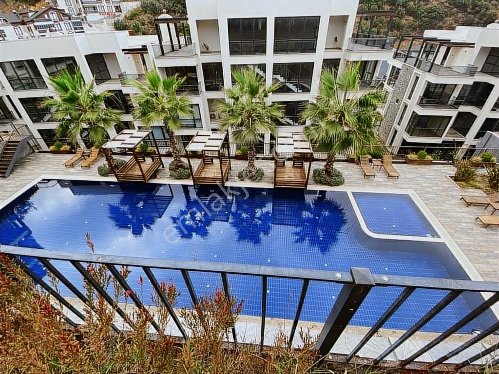 296m2 Vadi Mudanya'da Villa Konsepti 5+1 Müstakil Bahçeli Dublex