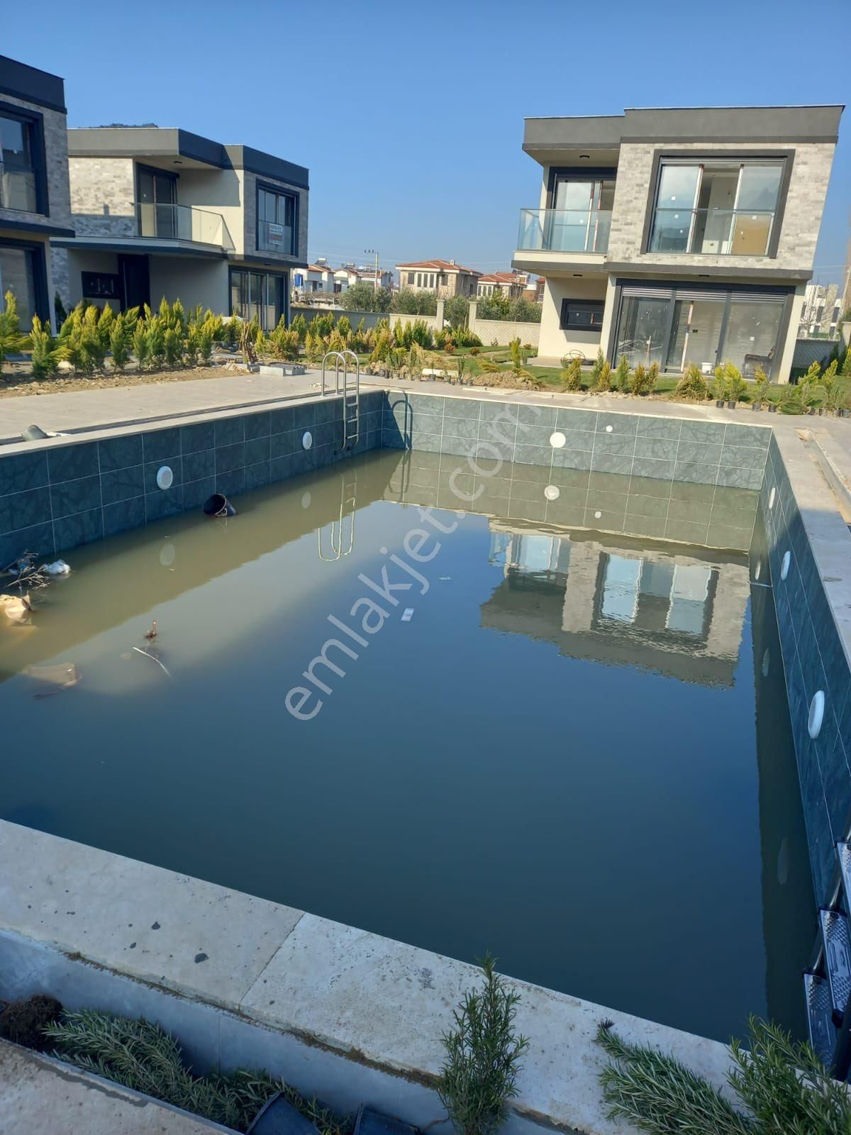 🏡 Güzelçamlı’da Site İçerisinde Ortak Havuzlu 3+1 Villa