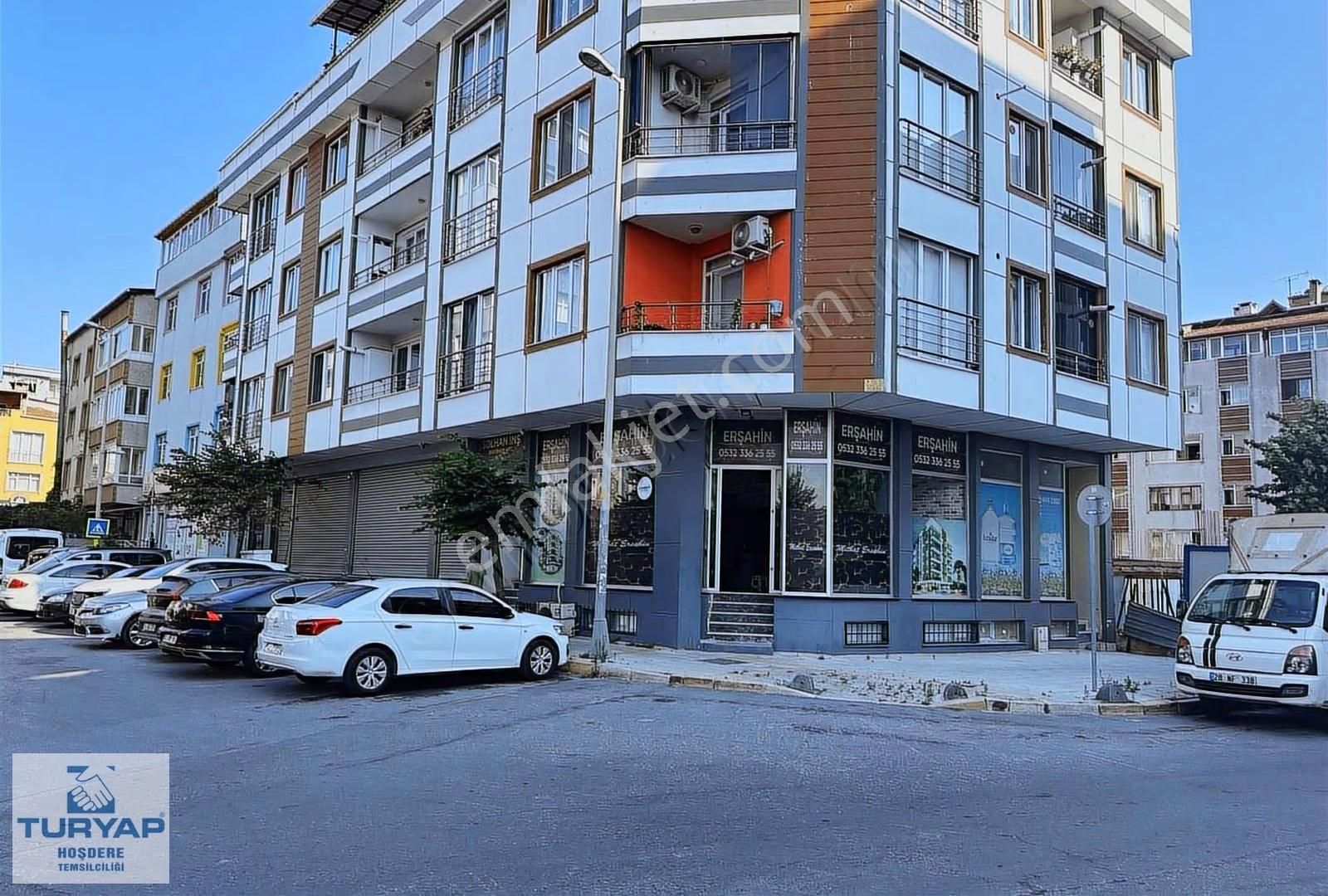 Küçükçekmece Cumhuriyet Mahallesinde Satılık 2 Katlı Dükkan