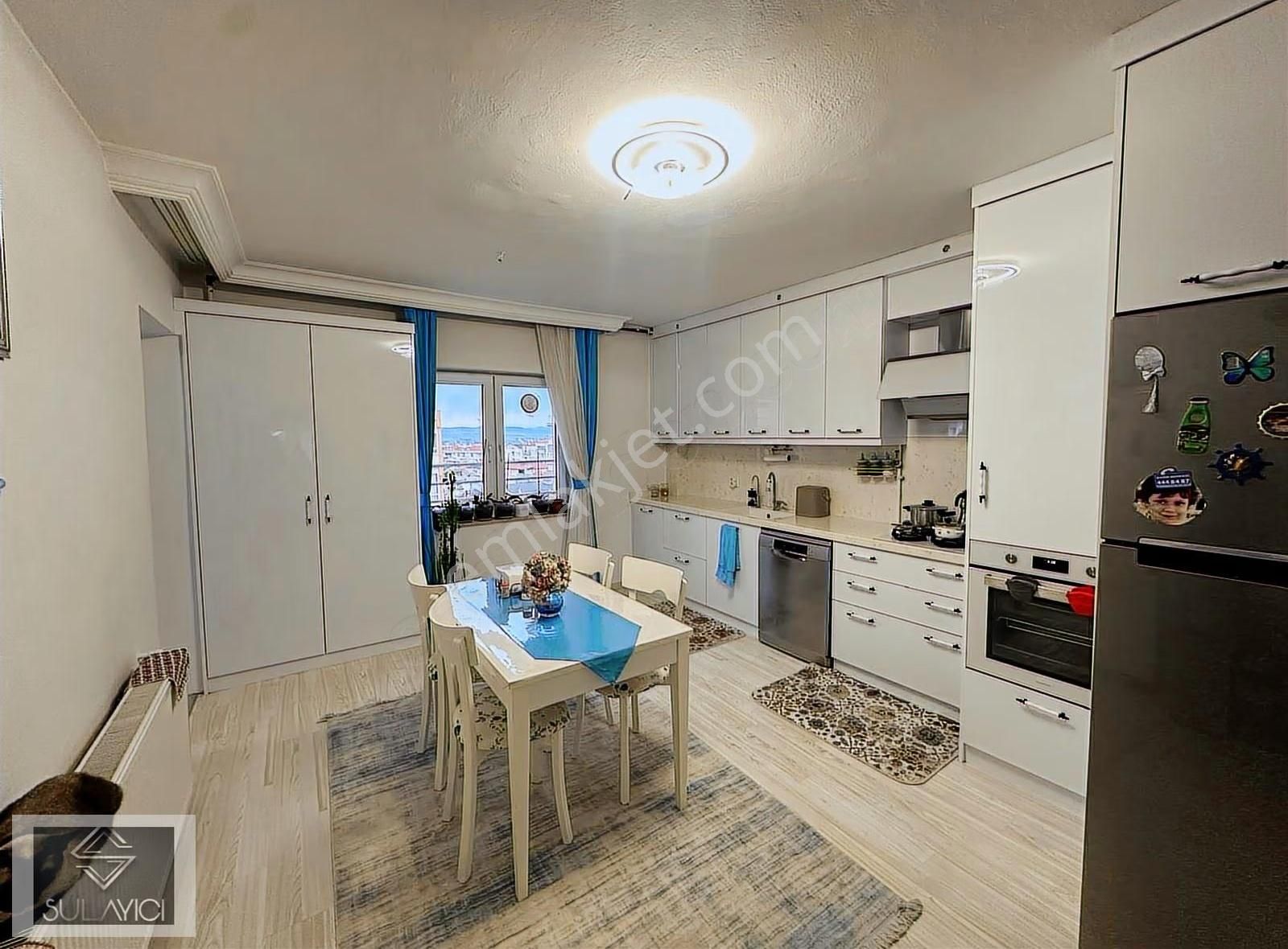 Akkonak Mahallesinde İçi Yenilenmiş Geniş Satılık Daire - Görsel 3