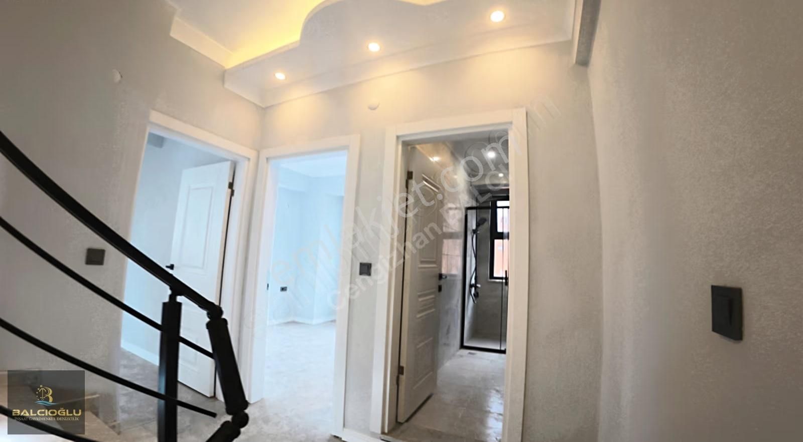 Balcıoğlundan Satılık Denize Yakın Bahçeli Lüx Triblex Villa - Görsel 11