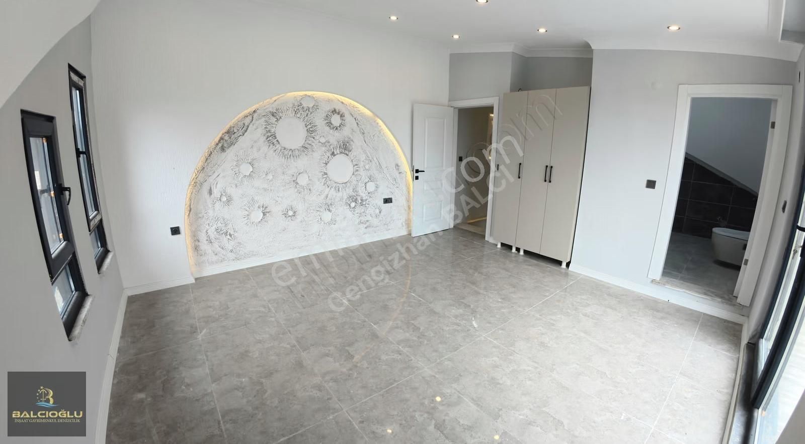 Balcıoğlundan Satılık Denize Yakın Bahçeli Lüx Triblex Villa - Görsel 5