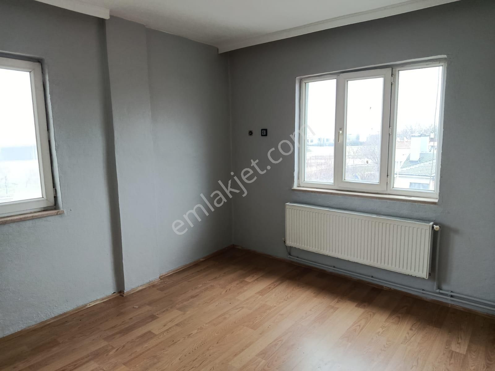 Century 21 Vizyon'dan Batıkent'te Manzaralı Geniş 2+0 Kiralık Daire - Görsel 3