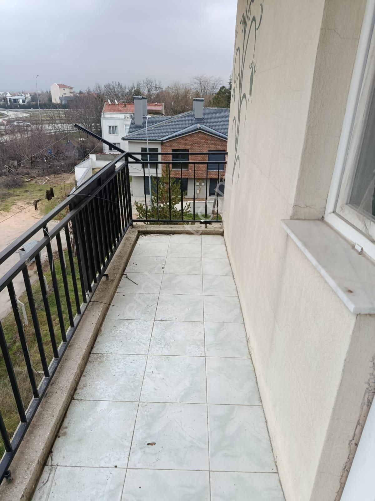 Century 21 Vizyon'dan Batıkent'te Manzaralı Geniş 2+0 Kiralık Daire - Görsel 11