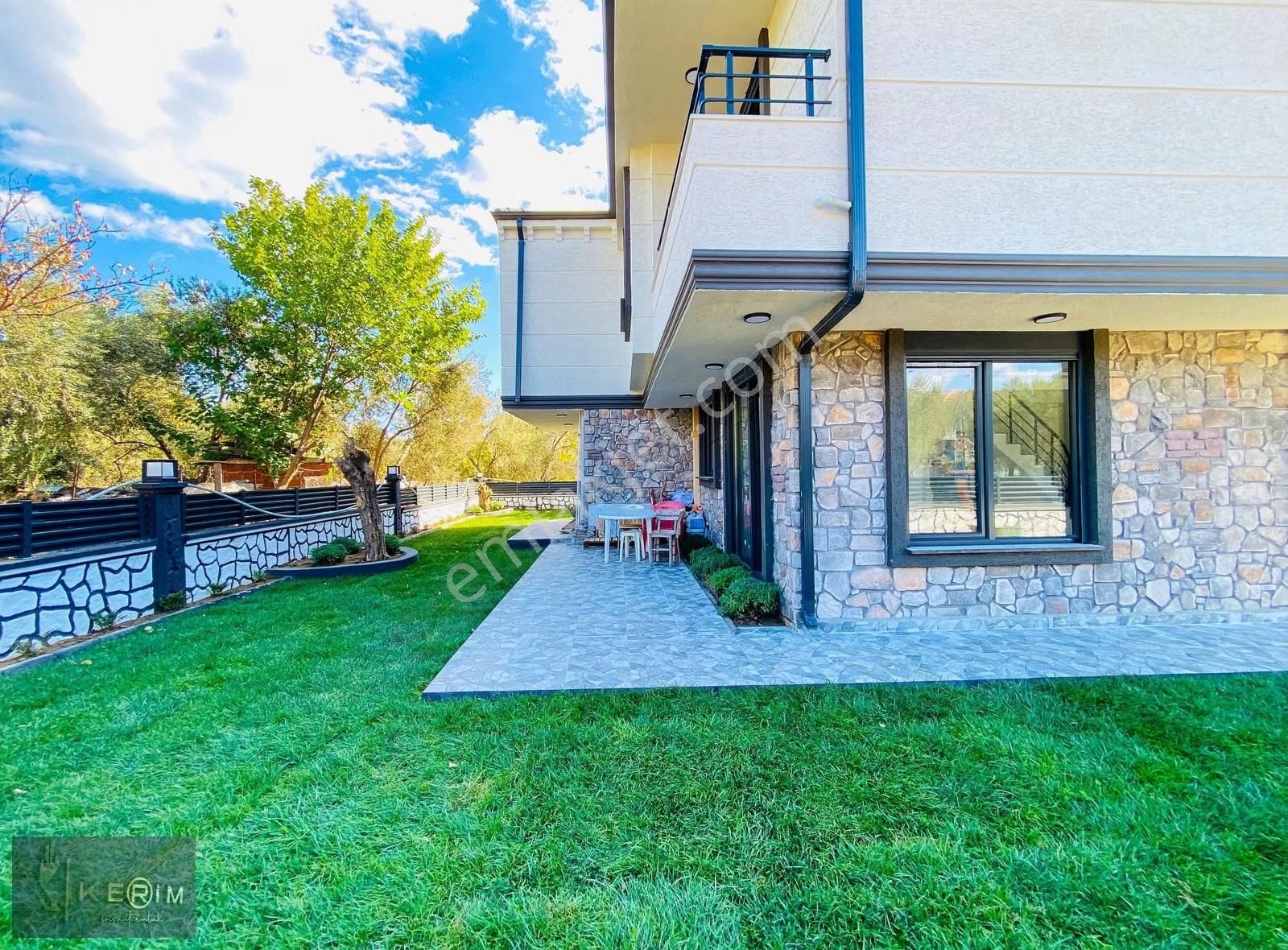 ✅ Küçükkuyu Satılık Denize Yakın 3+1 Bahçeli Sıfır Villa - Görsel 18